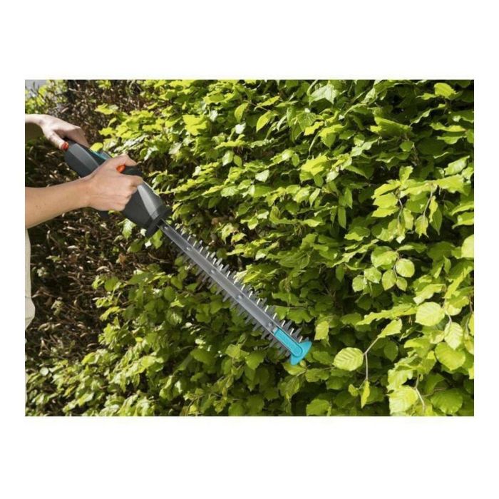 Gardena Cortasetos EasyCut Li-14/40 Batería Iones de Litio 14,4V 2,0Ah Barra de Corte 40cm Ligero 2,1kg 3