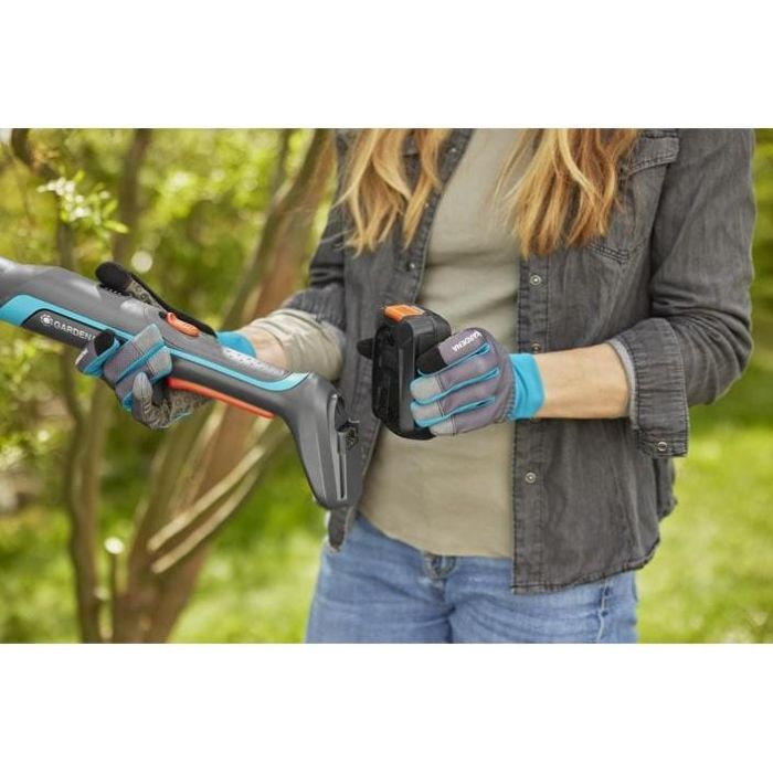Gardena Akku-Baumschere EasyCut 110/18V P4A solo 4 Gardena Akku-Baumschere EasyCut 110/18V P4A solo 4