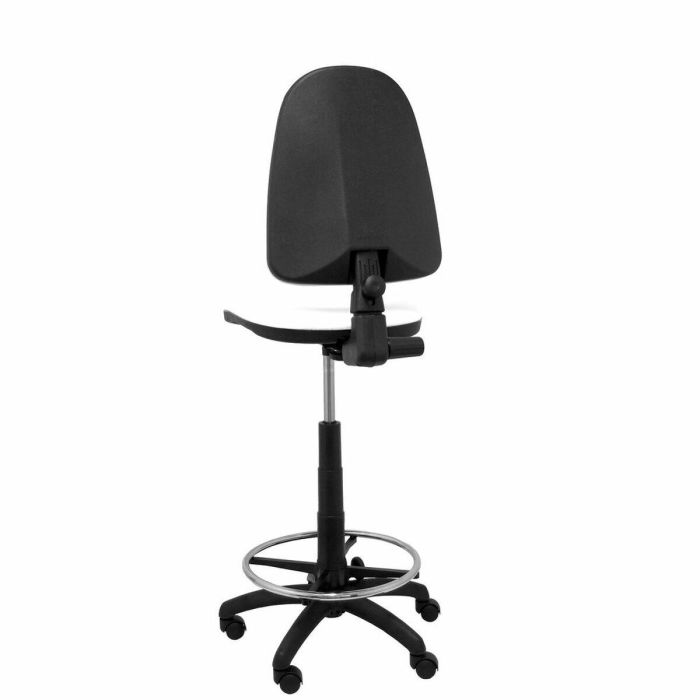 Piqueras y Crespo Taburete Ayna S-Brazos Regulable En Altura, Aro Reposapiés, Tapizado Símilpiel Blanco - Modelo T04 2 Piqueras y Crespo Taburete Ayna S-Brazos Regulable En Altura, Aro Reposapiés, Tapizado Símilpiel Blanco - Modelo T04 2