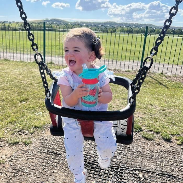 Nuby NUB0048526890446 Botellas de agua Incredible Gulp, paquete de 2, 360 ml, diseño fresas 4