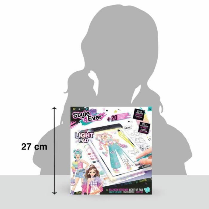Canal Toys Fashion Designer Light-Up Pad - Bloc de Diseño de Moda con Luz para Crear Atuendos con Plantillas e Iluminar Diseños, +6 años, 25x5x27 cm 2