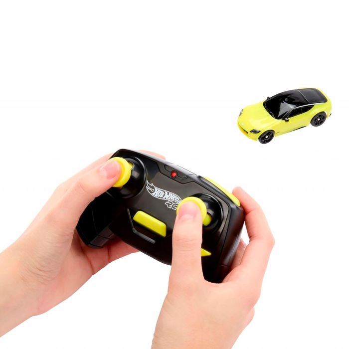 Hot Wheels Htp16 Coche de Radiocontrol 1:64, Nissan Z - Coche Teledirigido Juguete para Pista Hot Wheels Htp16 Coche de Radiocontrol 1:64, Nissan Z - Coche Teledirigido Juguete para Pista