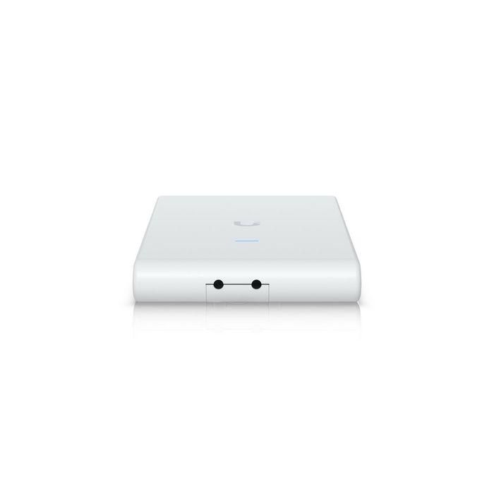 Ubiquiti Wi-Fi 6 AP con 4 flujos espaciales, 2x GbE RJ45, PoE, IPX6, carcasa estabilizada UV 9
