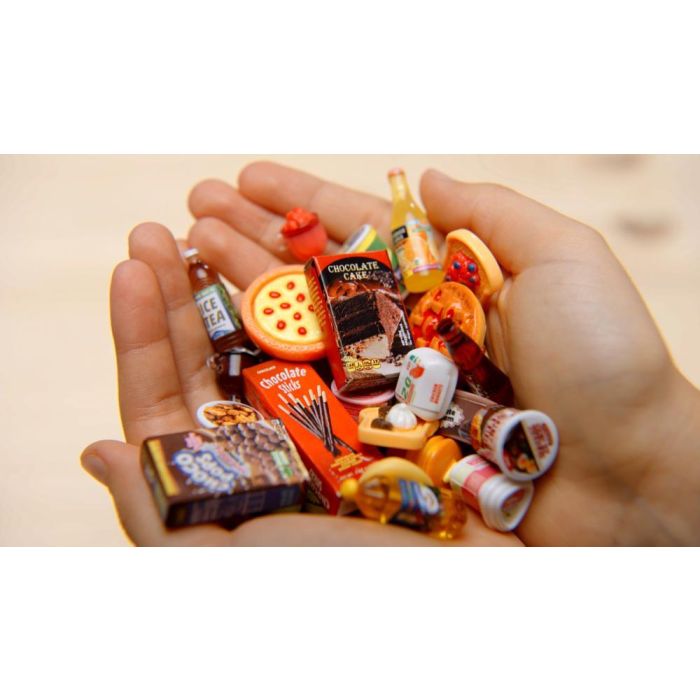 Bizak Mini World Kit Esencial Cápsula Sorpresa Juguete de Cocina con Miniaturas para Coleccionar 2