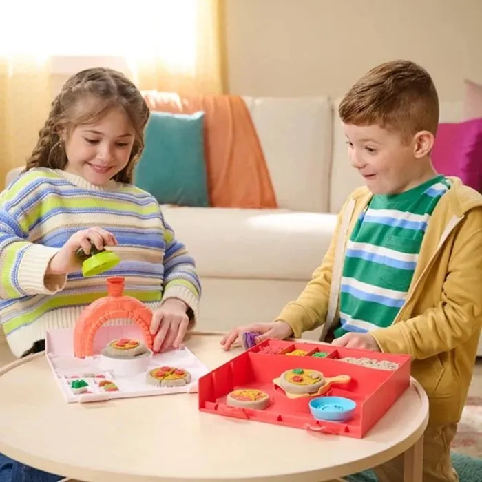 Spin Master Kinetic Sand Squish Pizza 6072551 Juego de Crear Pizzas Moldeables con Arena Cinética para +5 Años 5