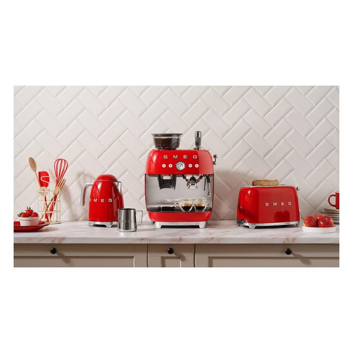 Smeg KLF03RDEU - Hervidor de Agua de 1.7 Litros, 2400W, Acero Inoxidable Rojo, con Filtro Antical, Apagado Automático y Base Giratoria 360 Grados