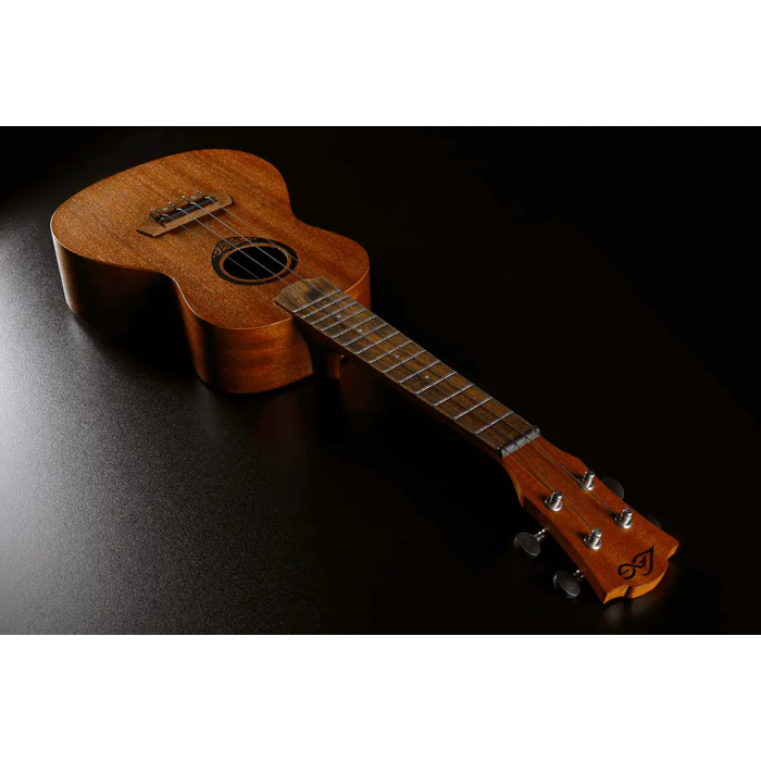 LAG Ukelele Tiki Uku Concert Sapele Palo de Rosa Indonesio Funda Incluida 6