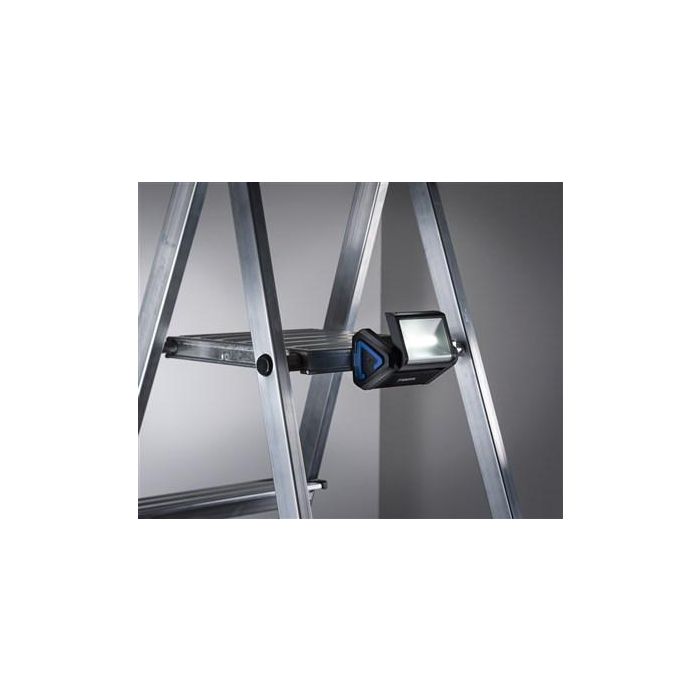 Varta 17648101421 Linterna de Trabajo LED Work Flex Area Light 3xAA, Resistente al Agua, con Gancho e Imán 4