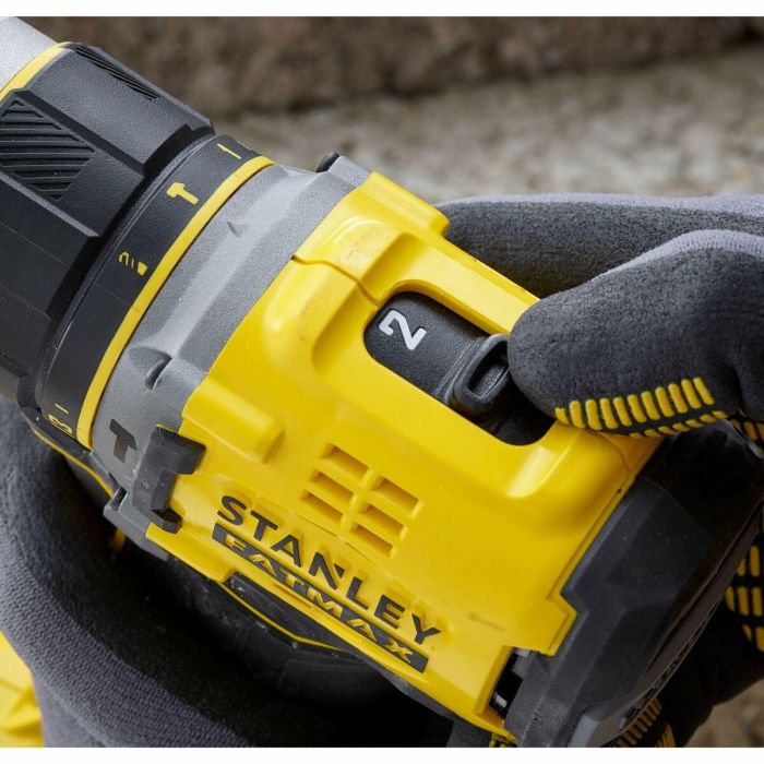 Stanley FATMAX SFMCD721M2K-QW Taladro Percutor V20 Brushless 18V con 2 Baterías 4.0Ah, Cargador y Maletín 2 Stanley FATMAX SFMCD721M2K-QW Taladro Percutor V20 Brushless 18V con 2 Baterías 4.0Ah, Cargador y Maletín 2