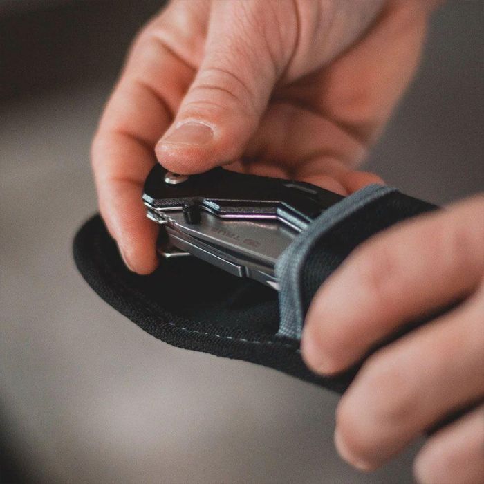 True Handy one Multiherramienta 18 en 1 de Bolsillo con Navaja de Acero Inoxidable y Aluminio con Accesorios Incluidos 8