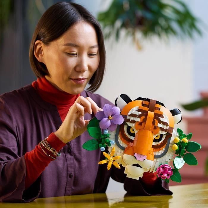 LEGO Colección Fauna: Tigre - Set de Construcción Art 3D para Adultos | Obra Decorativa con Flores y Plantas Estilizadas, 744 piezas 4