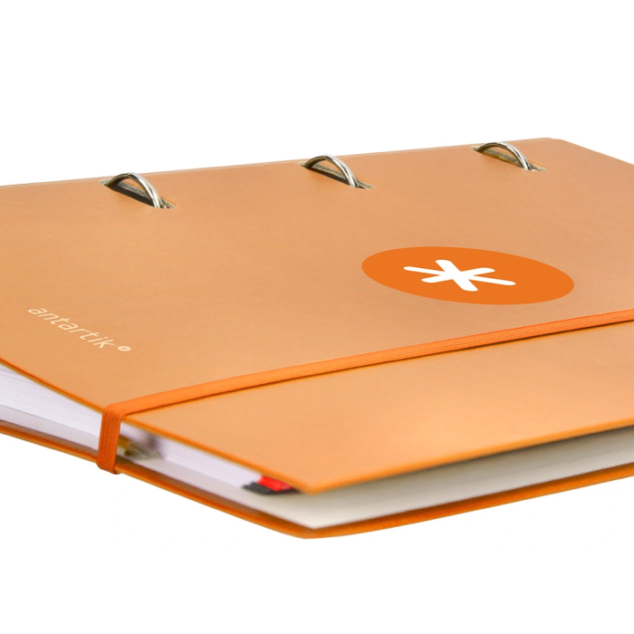 Antartik Carpeta con recambio A4 cuadro 5mm forrada 4 anillas 40mm redondas con solapa color mostaza 8