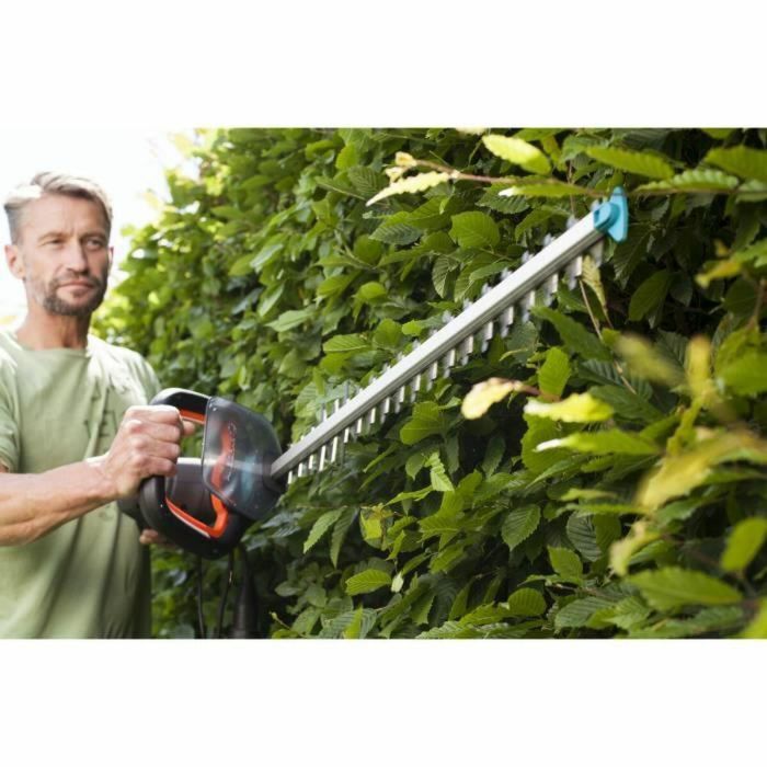 Gardena 9835-20 Cortasetos eléctrico PowerCut 700/65 de 700 W, potente para el asombroso recorte de setos. 7 Gardena 9835-20 Cortasetos eléctrico PowerCut 700/65 de 700 W, potente para el asombroso recorte de setos. 7