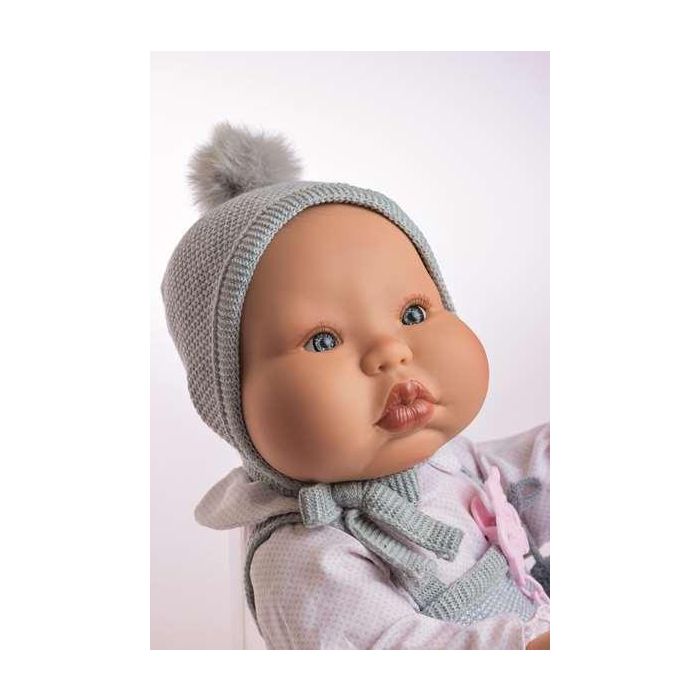 Berjuan Muñeca Chubby Baby de 50 cm, Cuerpo de Vinilo Articulado, con Pichi de Lana Gris - Juguete Infantil para +3 Años 1 Berjuan Muñeca Chubby Baby de 50 cm, Cuerpo de Vinilo Articulado, con Pichi de Lana Gris - Juguete Infantil para +3 Años 1