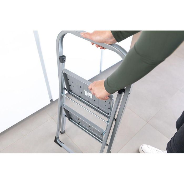 Edm Escalerilla de Acero con 2 Peldaños y Plataforma Antideslizante, Sistema de Seguridad Antiapertura, Gris 150 kg Edm Escalerilla de Acero con 2 Peldaños y Plataforma Antideslizante, Sistema de Seguridad Antiapertura, Gris 150 kg