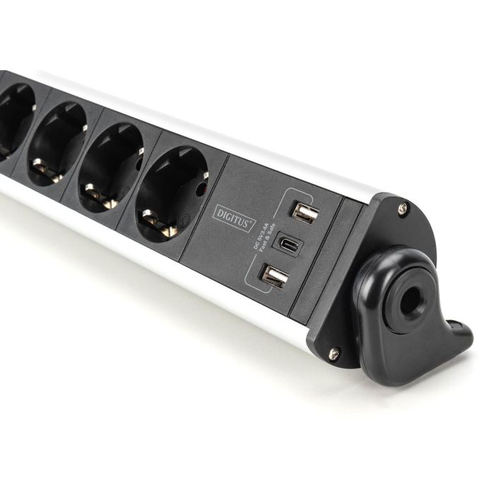 Digitus 6-Fach Steckdosenleiste mit 2xUSB-A| 1xUSB-C und Schalter Schwarz/Silver 6 Digitus 6-Fach Steckdosenleiste mit 2xUSB-A| 1xUSB-C und Schalter Schwarz/Silver 6