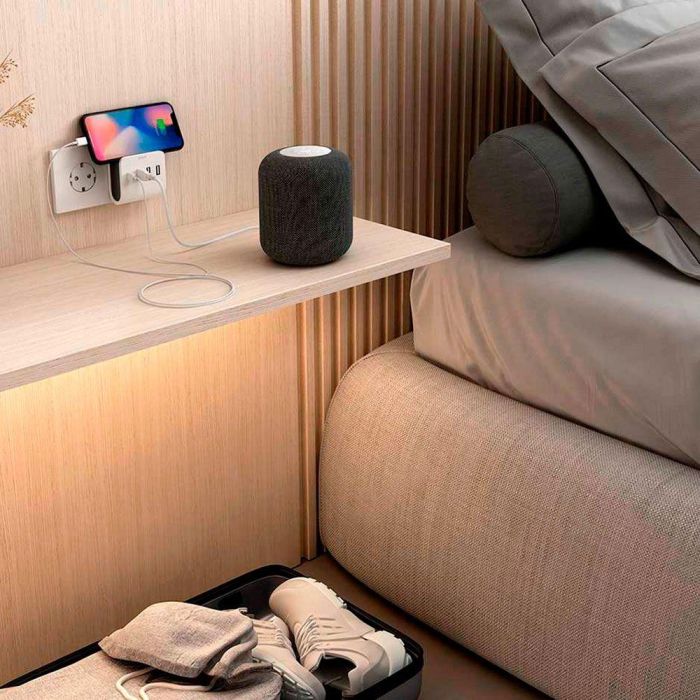 Simon Adaptador de Carga 3 USB-A + 1 USB-C, 16A Total, con Soporte Integrado para Smartphone - Blanco