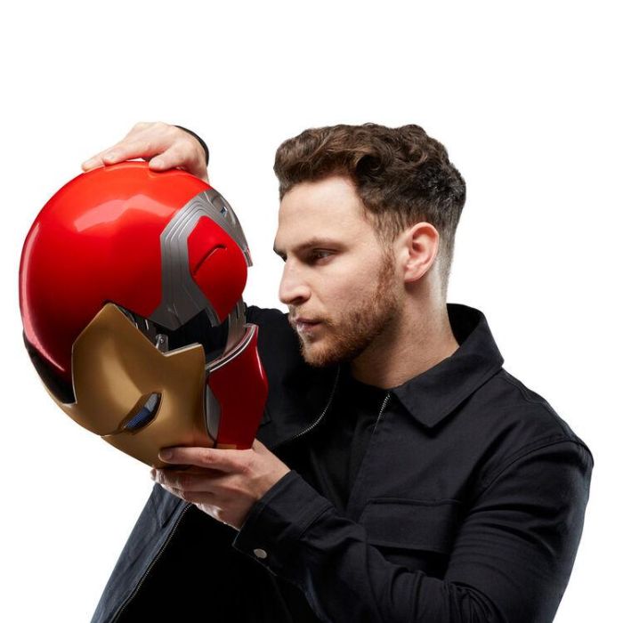 Hasbro HASF90165L0 Casco electrónico Iron Man Marvel Legends con efectos de luz coleccionable premium para adultos 7 Hasbro HASF90165L0 Casco electrónico Iron Man Marvel Legends con efectos de luz coleccionable premium para adultos 7