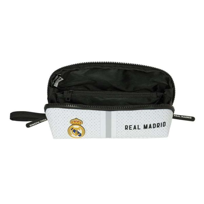 Bolso Escolar Portatodo Safta Cuadrado Grande Real Madrid 1 Equipacion 24-25 80x200x80 mm 3 Bolso Escolar Portatodo Safta Cuadrado Grande Real Madrid 1 Equipacion 24-25 80x200x80 mm 3