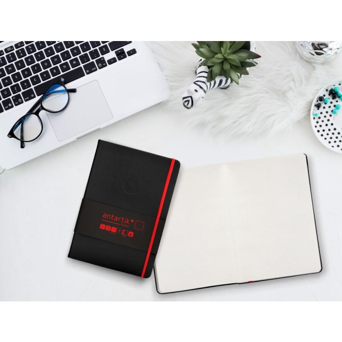 Cuaderno Con Gomilla Antartik Notes Tapa Dura A5 Hojas Puntos Negro Y Rojo 100 Hojas 80 gr Fsc 10