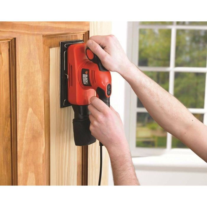 BLACK & DECKER KA320EKA Lijadora orbital 240W, Velocidad Variable 7000-15000 rpm, Órbita 2mm, Gancho y Bucle, 5 Hojas Abrasivas 2