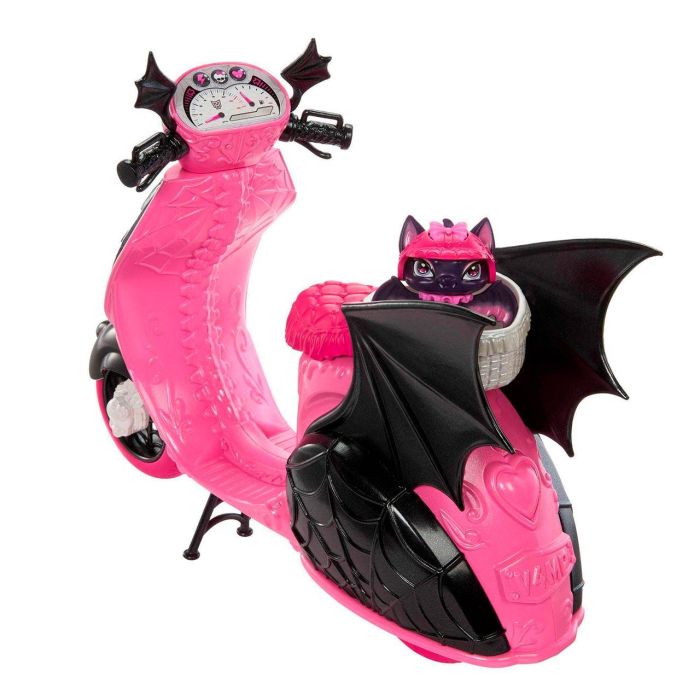 Mattel Muñeca Monster High Draculaura y su Scooter, Edad Recomendada +4 Años, 21.3x27.9x9.74 cm 2 Mattel Muñeca Monster High Draculaura y su Scooter, Edad Recomendada +4 Años, 21.3x27.9x9.74 cm 2