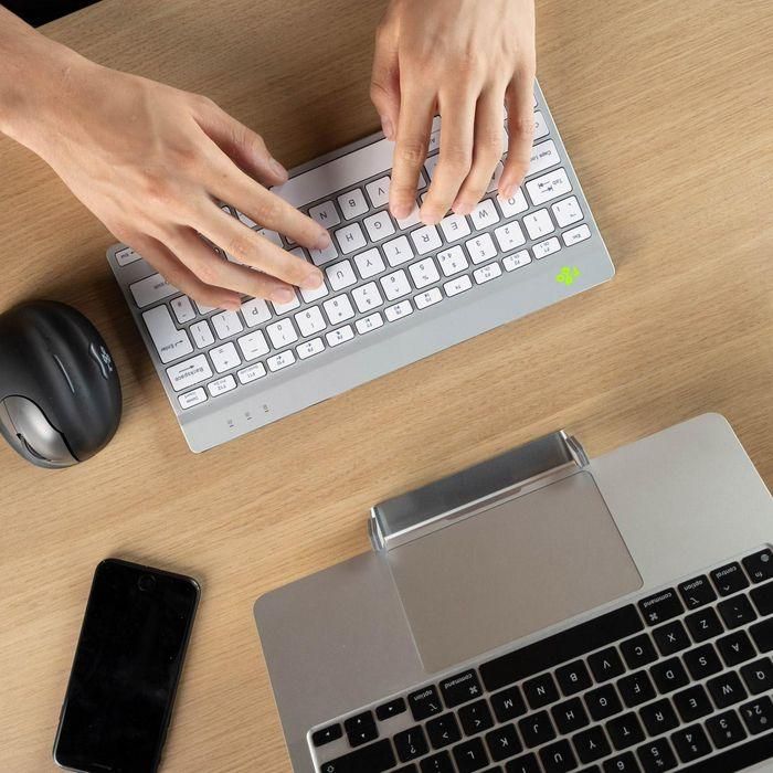 R-Go Tools Ergonomic keyboard R-Go Compact Break, compact keyboard with break software, AZERTY (FR), Bluetooth, white 1 R-Go Tools Ergonomic keyboard R-Go Compact Break, compact keyboard with break software, AZERTY (FR), Bluetooth, white 1