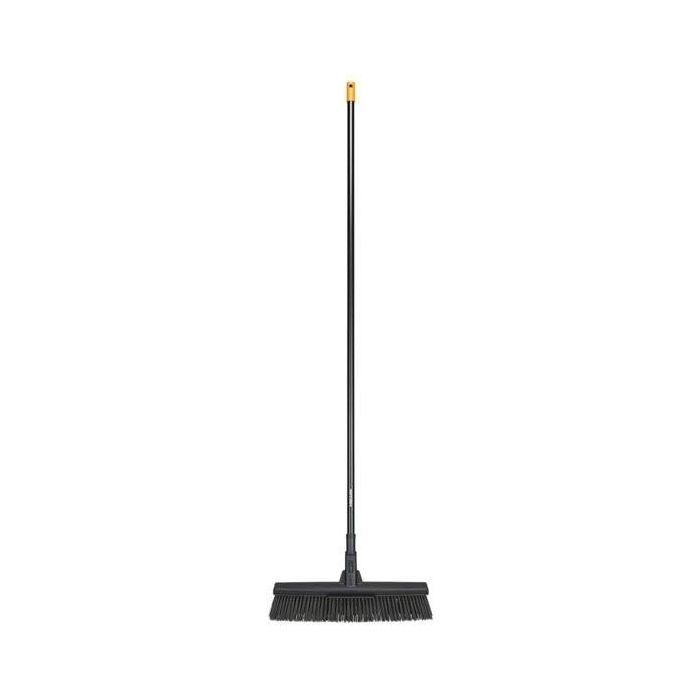 Fiskars 1025926 Escoba de Uso General Solid L, Cerdas Dura/Blanda, Mango de Aluminio, Negro, Para Interior