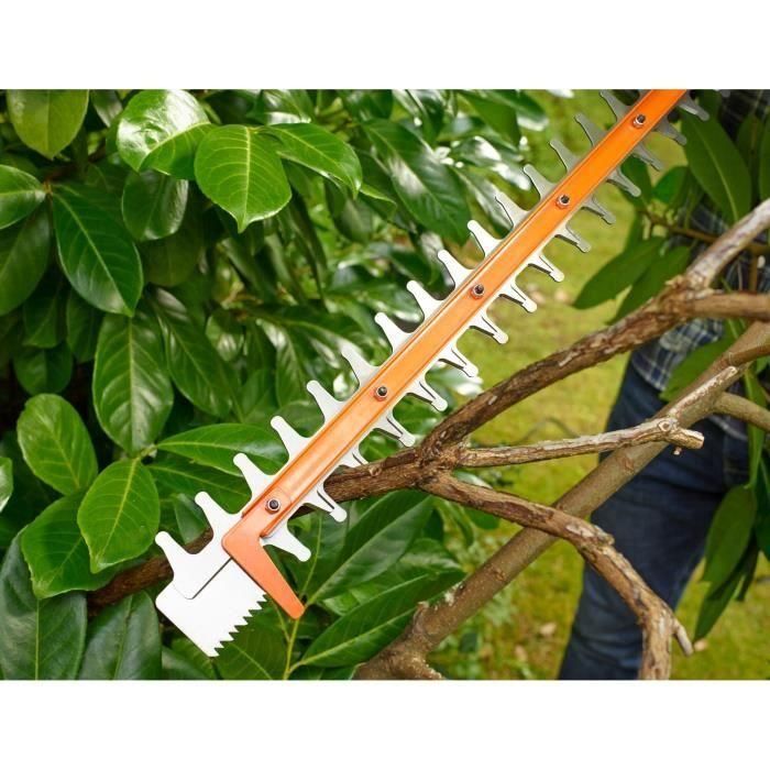 Black+Decker BEHTS301 Cortasetos Eléctrico 50cm de Cuchilla 500W con Hoja de Sierra 2 Black+Decker BEHTS301 Cortasetos Eléctrico 50cm de Cuchilla 500W con Hoja de Sierra 2