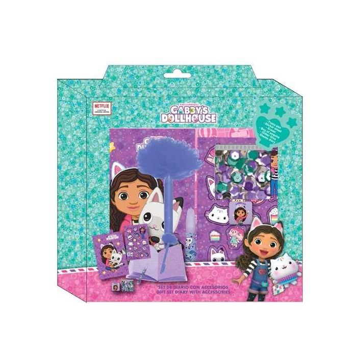 Cerdá Diario Set La Casa de Gabby Gabby's Dollhouse, Cuaderno y Accesorios, 23.5x25x5.5 cm, Multicolor, Edad +3 años Cerdá Diario Set La Casa de Gabby Gabby's Dollhouse, Cuaderno y Accesorios, 23.5x25x5.5 cm, Multicolor, Edad +3 años