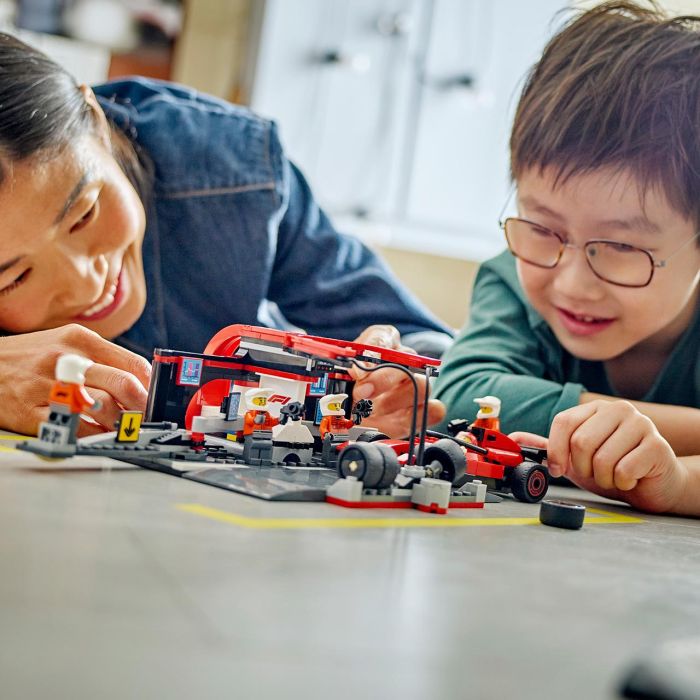 Lego Juego de Construcción City Fórmula 1 Parada en Boxes con Equipo de Mecánicos y Coche Ferrari para Niños +6 Años 4 Lego Juego de Construcción City Fórmula 1 Parada en Boxes con Equipo de Mecánicos y Coche Ferrari para Niños +6 Años 4