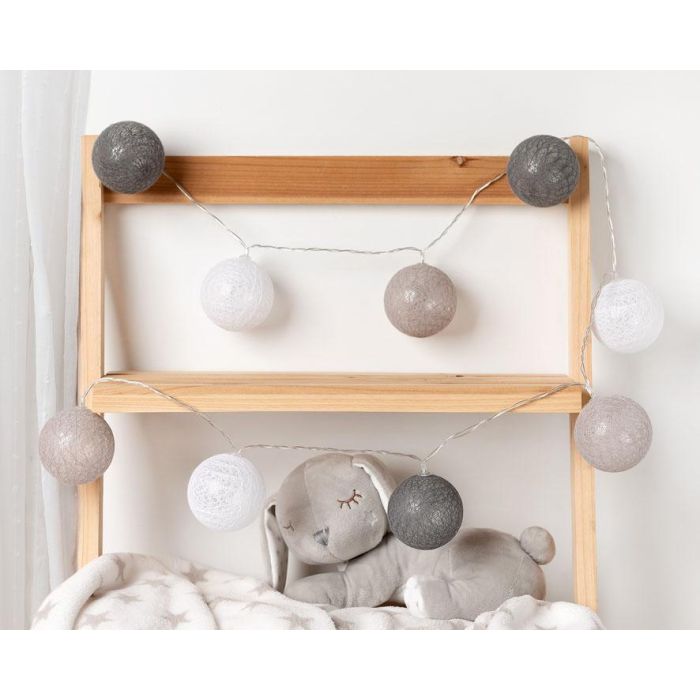KioKids Guirnalda LED Gris 1,5m con 9 Bolas A Pilas para Habitación Infantil 0 KioKids Guirnalda LED Gris 1,5m con 9 Bolas A Pilas para Habitación Infantil 0