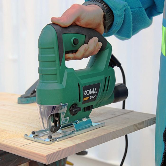 Koma Tools SC-580 Sierra de Calar Eléctrica 580W Velocidad Regulable Sistema Pendular 65mm Corte Madera Mango Ergonómico 2 Koma Tools SC-580 Sierra de Calar Eléctrica 580W Velocidad Regulable Sistema Pendular 65mm Corte Madera Mango Ergonómico 2