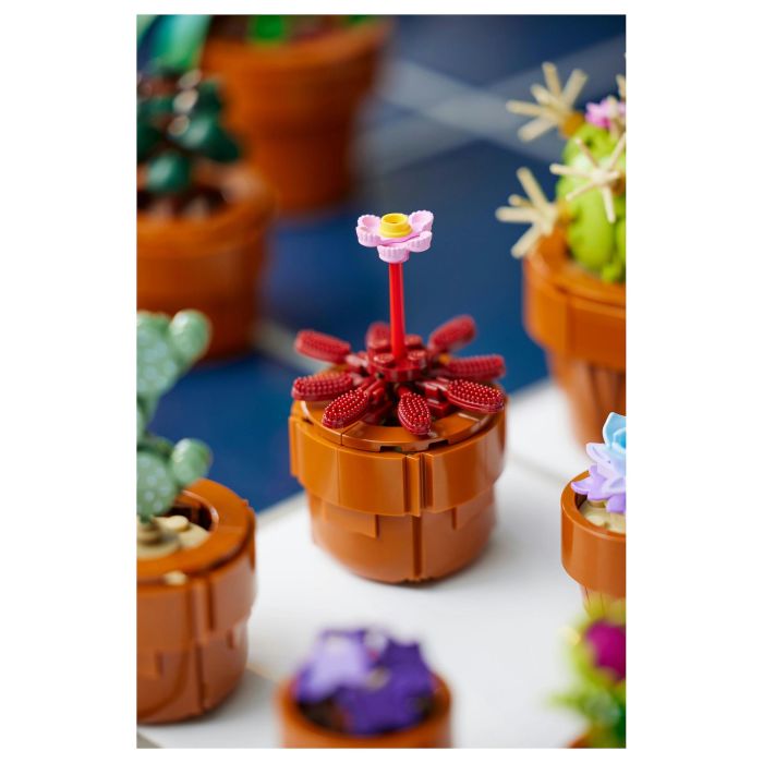 LEGO Icons 10329 Plantas Diminutas Set de Construcción Ornamental para Adultos 25