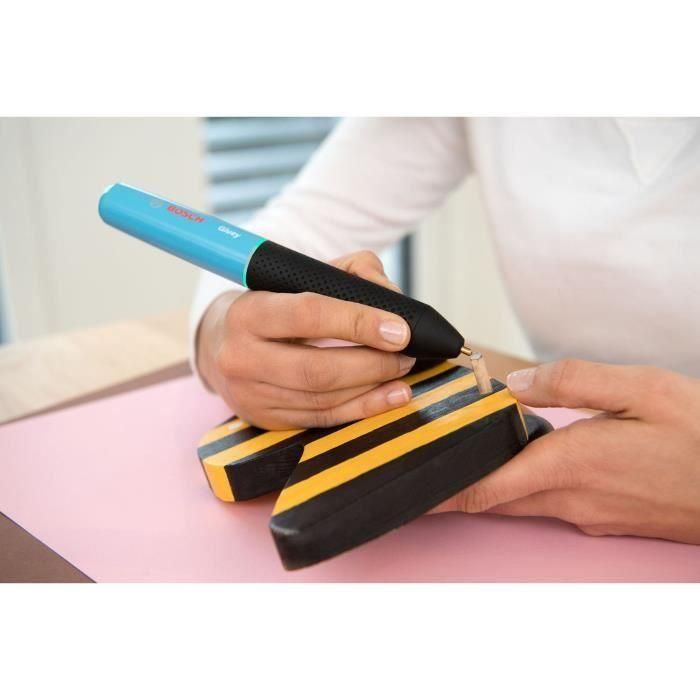 Bosch Pistola de Pegamento Adhesivo Compacta Ø 7 mm Calentamiento <1 min con 20 Barras, 2 Baterías AA y Cargador USB Azul 2