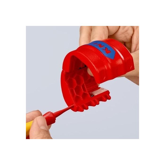 Knipex 902210b Cortatubos para tubos de plástico y manguitos de sellado 20-50mm 11 Knipex 902210b Cortatubos para tubos de plástico y manguitos de sellado 20-50mm 11