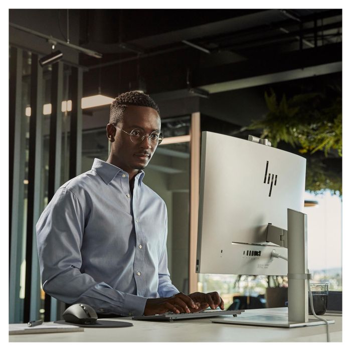 HP EliteOne 870 G9 All-in-One PC Intel Core i7-14700, 68.58cm 27" 16GB RAM 512GB SSD W11P 1Y War 4