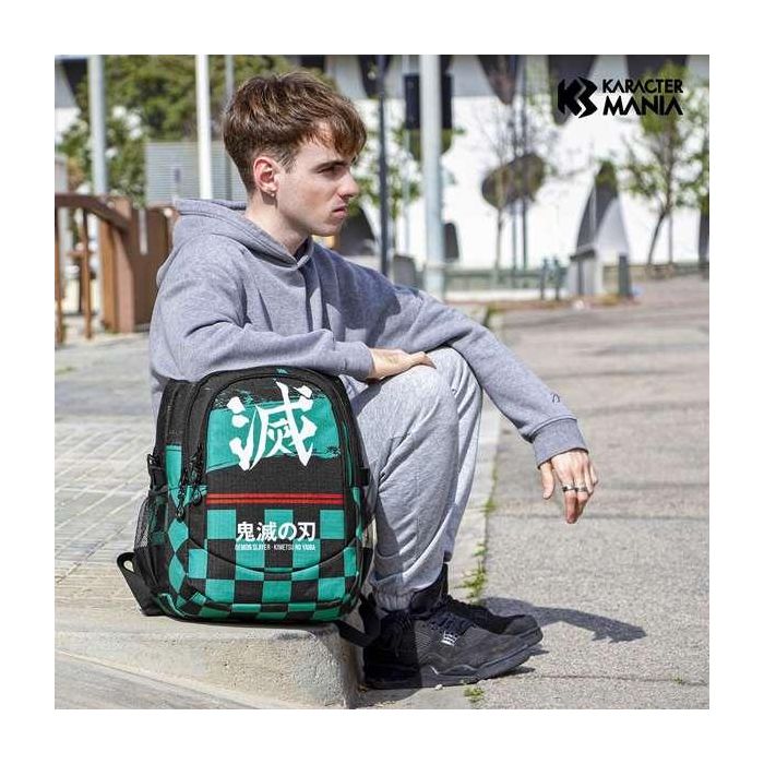 Karactermania Mochila Demon Slayer Run. Plus FAN Su, Gran Capacidad, 3 Compartimentos, Puerto USB, Repelente Líquidos, 44x34x21 cm 2
