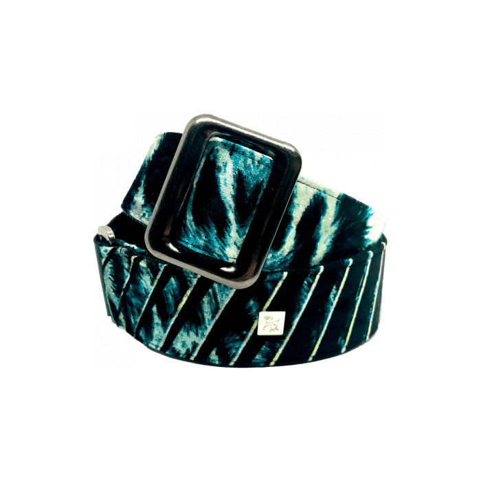 GETM Correa The Casandra Aqua para Guitarra y Bajo de Polipiel, Cuero y Terciopelo en Negro y Turquesa 1 GETM Correa The Casandra Aqua para Guitarra y Bajo de Polipiel, Cuero y Terciopelo en Negro y Turquesa 1