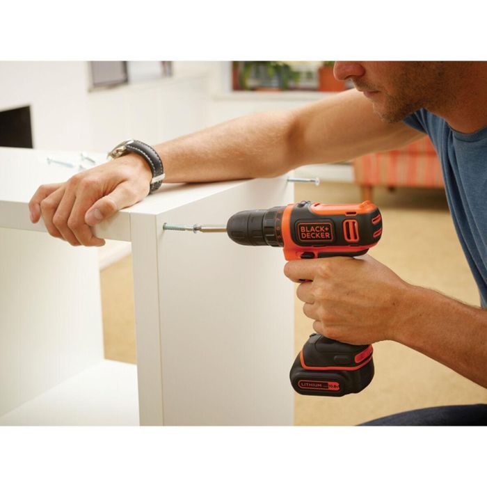 Black & Decker Destornillador Inalámbrico 10.8V, 2 Baterías Litio, Control de Torque 10 Posiciones y Caja 15 Black & Decker Destornillador Inalámbrico 10.8V, 2 Baterías Litio, Control de Torque 10 Posiciones y Caja 15