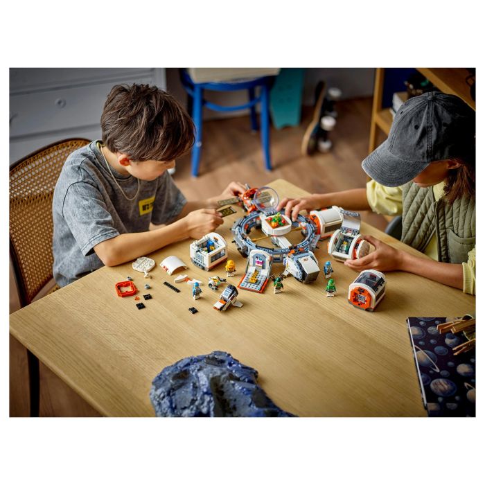 LEGO City Estación Espacial Modular 60433 Juego de Construcción para Niños 14
