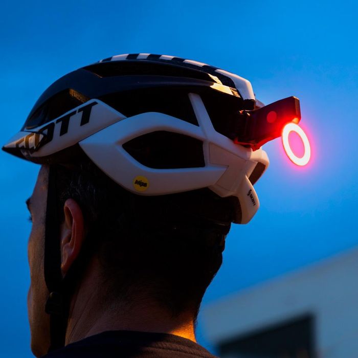 Innovagoods Linterna LED Trasera Recargable para Bicicleta con 5 Modos de Iluminación, Luz de Seguridad para Ciclismo Nocturno y Uso Multiuso 6