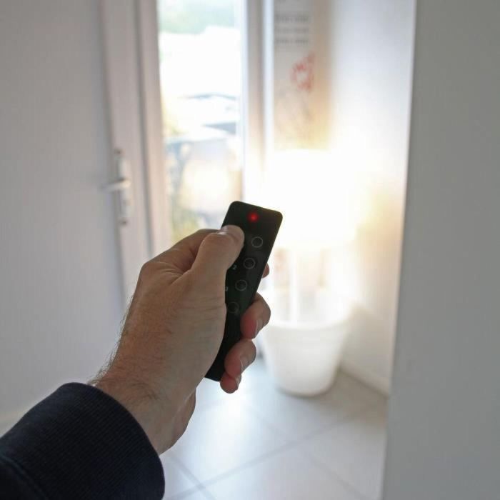 Dio Connected Home Toma conectada Medidor de potencia Control remoto 3 canales + 1 grupo 1