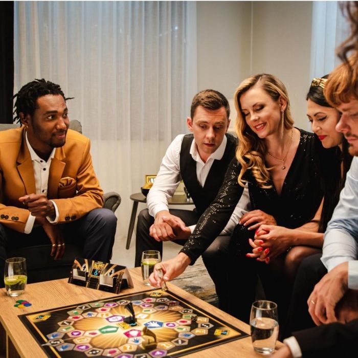 Diset Juego de Mesa Party & Co Original Edición 30 Aniversario para Fiestas y Noches de Amigos, Edad Recomendada +14 Años, Idioma Español 2 Diset Juego de Mesa Party & Co Original Edición 30 Aniversario para Fiestas y Noches de Amigos, Edad Recomendada +14 Años, Idioma Español 2