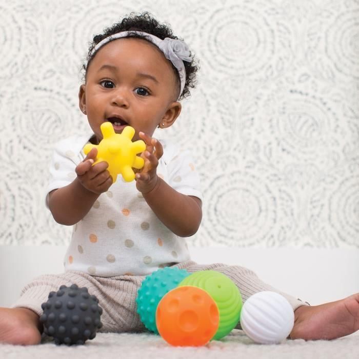 INFANTINO Senso Juego de 8 bolas blandas, 8 cubos sensoriales y 4 aspersores de animales. 4 INFANTINO Senso Juego de 8 bolas blandas, 8 cubos sensoriales y 4 aspersores de animales. 4