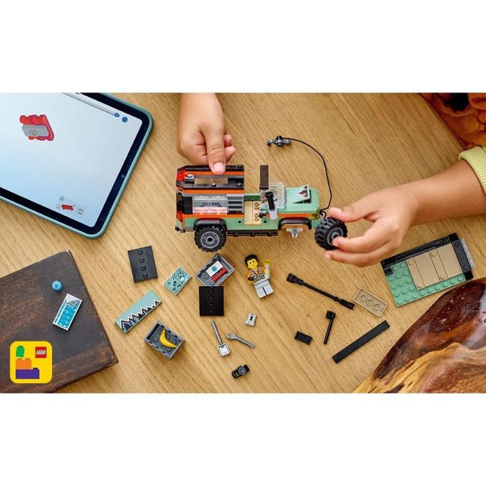 LEGO 60447 City Todoterreno 4x4 de Montaña con Cabrestante y Minifigura, Juego de Construcción +6 Años 7 LEGO 60447 City Todoterreno 4x4 de Montaña con Cabrestante y Minifigura, Juego de Construcción +6 Años 7