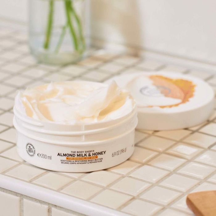 The Body Shop Almond Milk Manteca Corporal 50 ml 2 The Body Shop Almond Milk Manteca Corporal 50 ml 2
