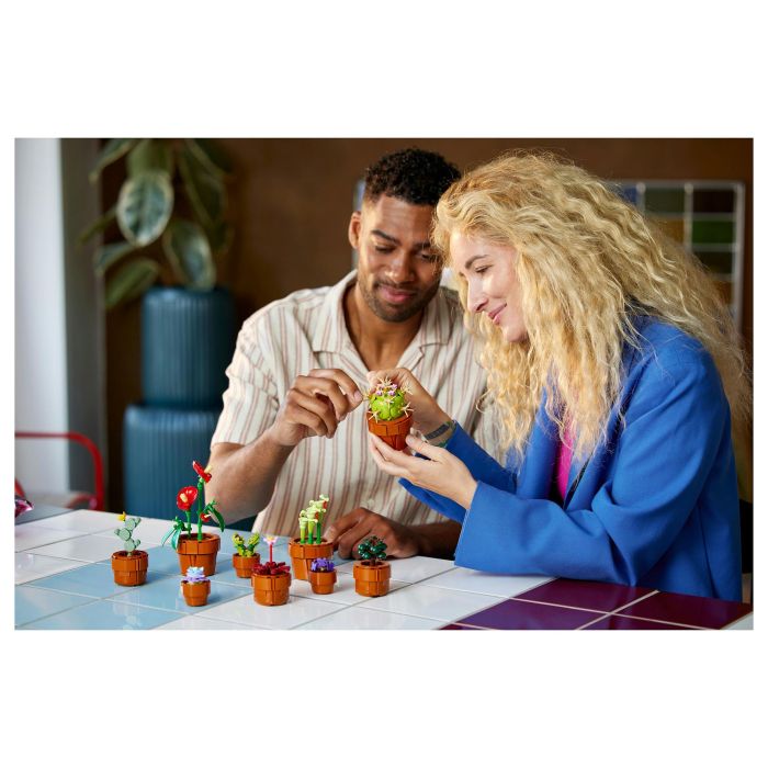 LEGO Icons 10329 Plantas Diminutas Set de Construcción Ornamental para Adultos 45