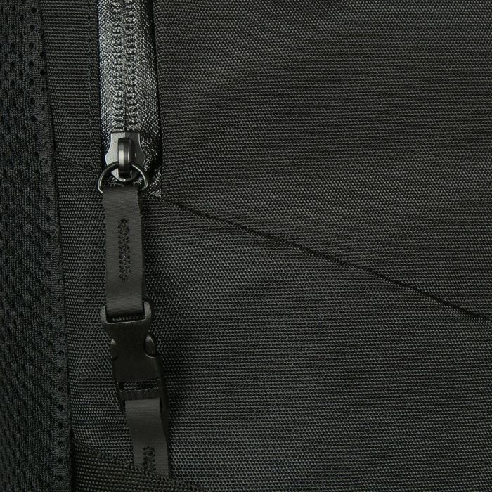 Targus Mochila Terra EcoSmart Negra 23L para portátil 16" (40,6 cm) con protector de lluvia y materiales reciclados 8 Targus Mochila Terra EcoSmart Negra 23L para portátil 16" (40,6 cm) con protector de lluvia y materiales reciclados 8