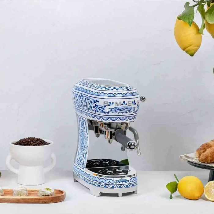 Smeg Espresso Manual Coffee Machine ECF02DGBEU 1 Smeg Espresso Manual Coffee Machine ECF02DGBEU 1